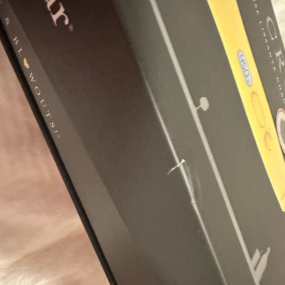 COPY - COPY - Drybar The Brush Crush Heated Straightening Brush Brand new! - Picture 6 of 9